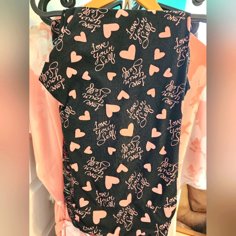 Valentine's Lularoe TC2 Leggings